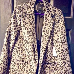 Medium leopard print premium label trench coat from forever 21 never worn!